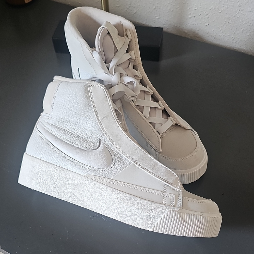 Nike Women's Blazer Mid High-Top Sneakers Size 8 Condition 9/10 - Picture 3 of 8